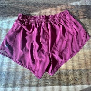 Lululemon HottyHot Shorts 2.5” size 6